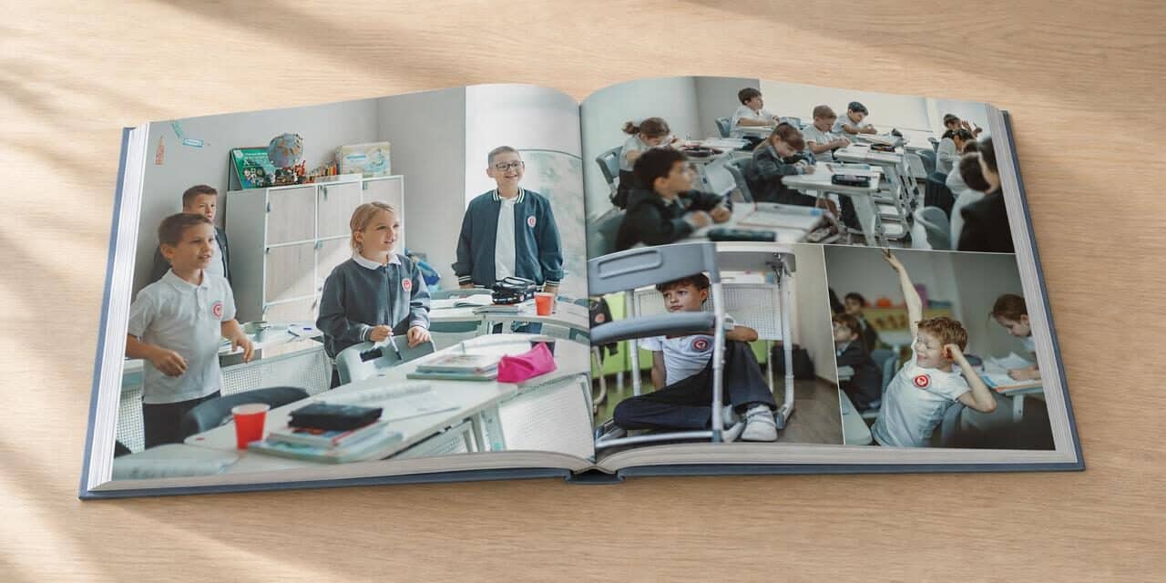 Разворот Книги года с фотографиями класса
